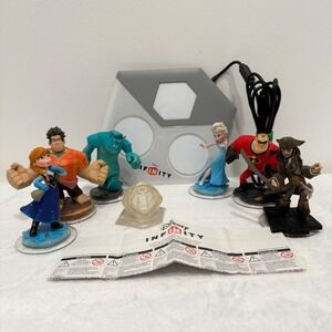 Disney Infinity INF-8032386 Multi-Platforms‎ V9.09 Portal Base Pad w/ 6 Figures